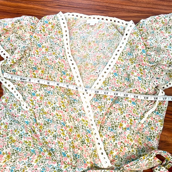 Boutique faux Wrap Floral Embroidered top - Picture 10 of 12